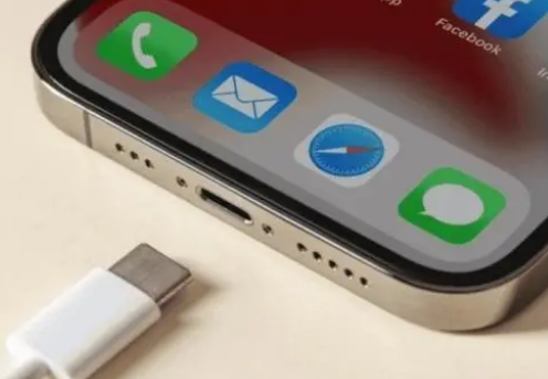 安泽苹果15维修分享iPhone15改USB-C接口后能和安卓用户互借充电器吗 